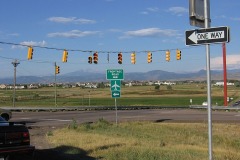 USA 2005, Colorado, Na světelné křižovatce u Fort Collins, vlevo též VN. Foto: T. Hordějčuk